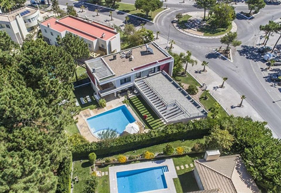 Hotel Villa Paraiso (Al) in Setúbal, Exterior, Hotel Exterior