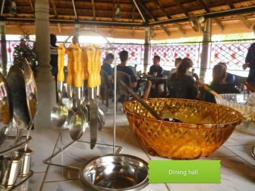 Hotel Ahsram Accommodations, Dining, Restaurant