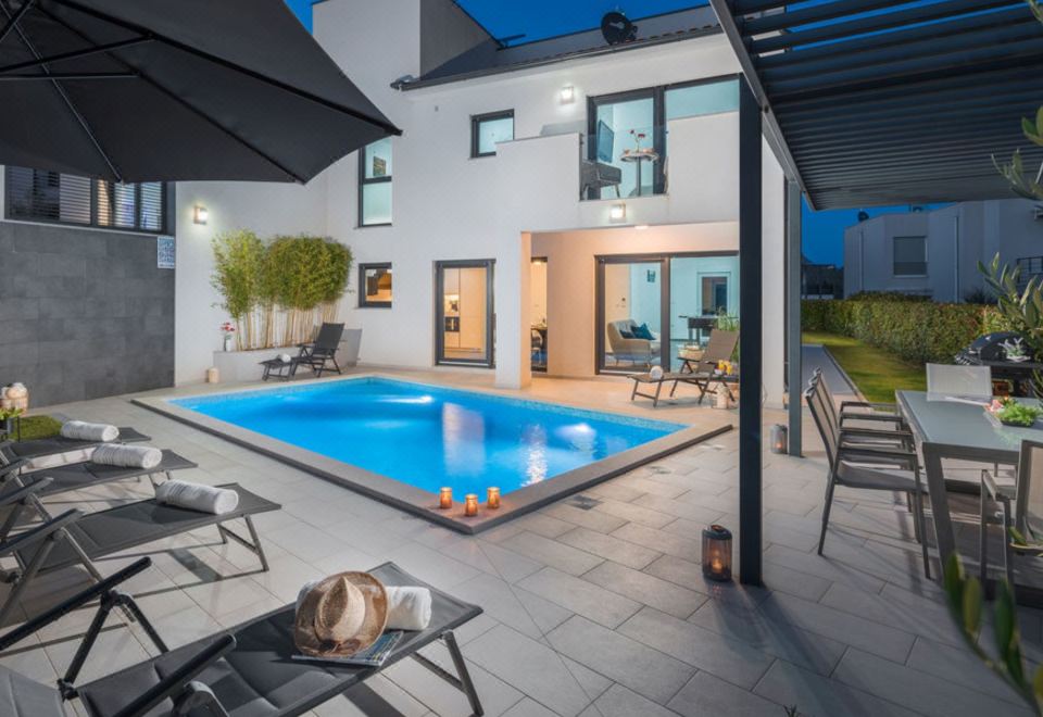 Hotel Freya, Leisure & Recreation, Outdoor Swimming Pool