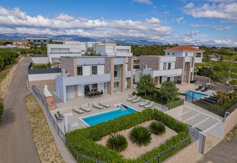 Hotel Villas Royal I with Private Pool, Leisure & Recreation, Outdoor Swimming Pool