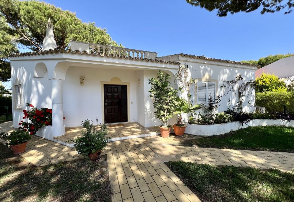 Hotel Vilamoura White House Villa with Pool by Homing, Exterior, Garden