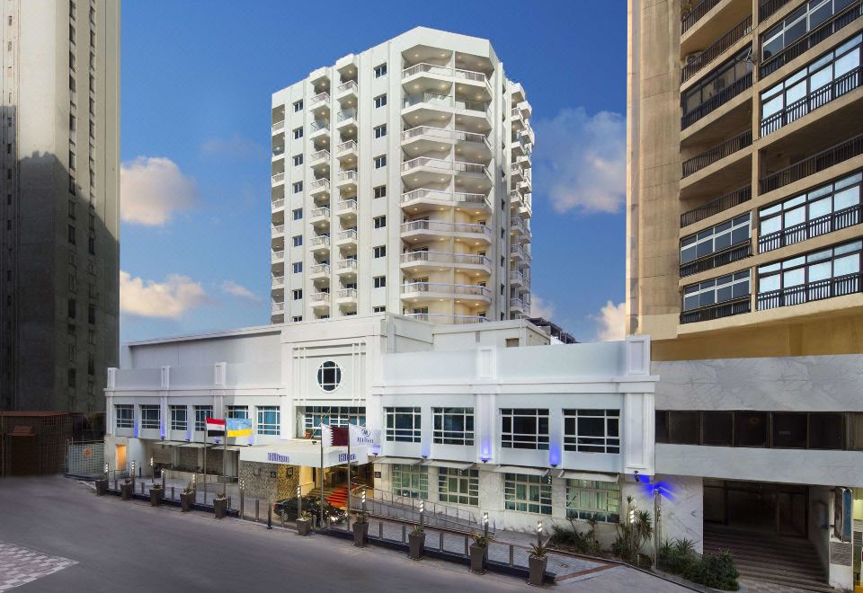 Hotel Hilton Alexandria Corniche, Exterior, Hotel Exterior