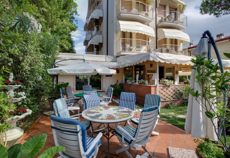 Hotel Bacco, Exterior, Garden